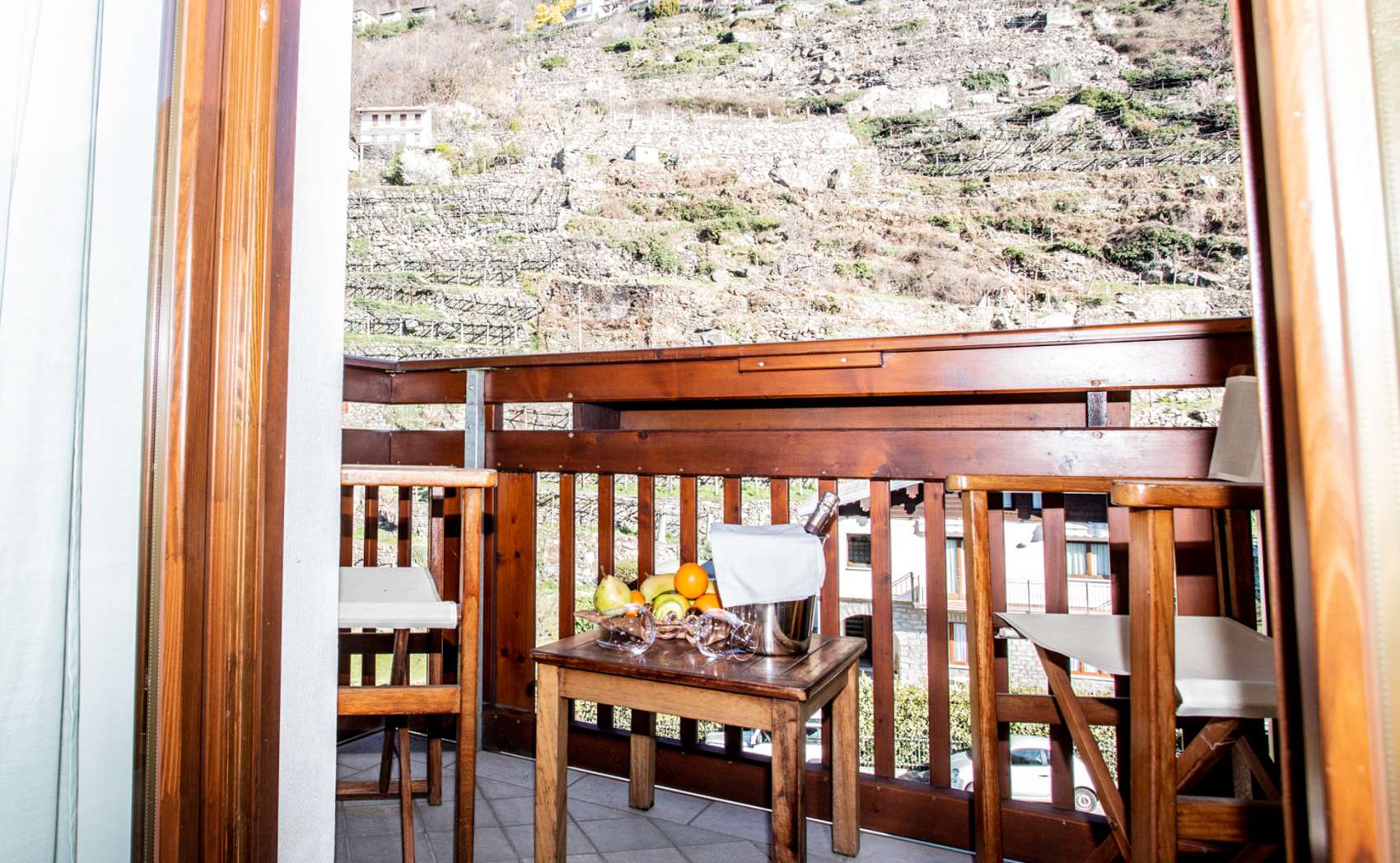 Balcon avec vue sur la montagne